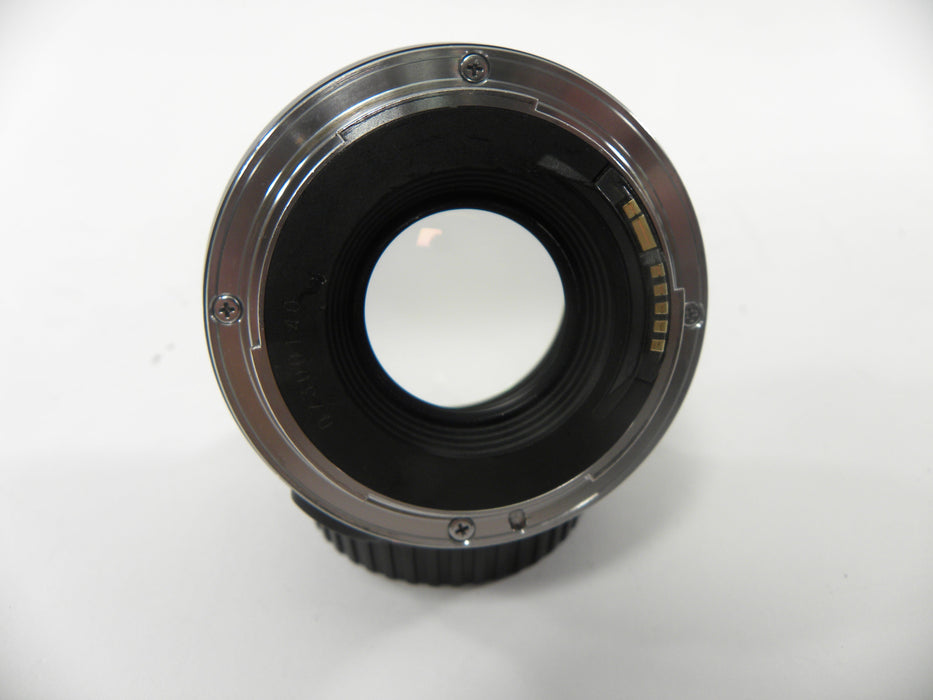Canon EF 28mm f1.8 USM