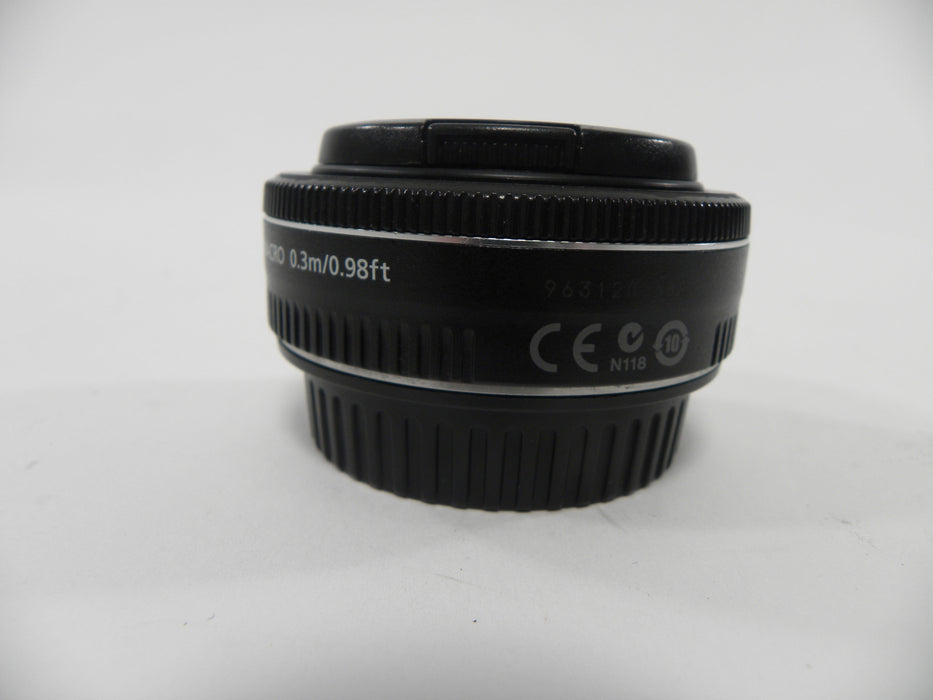 Canon EF 40mm f2.8 STM