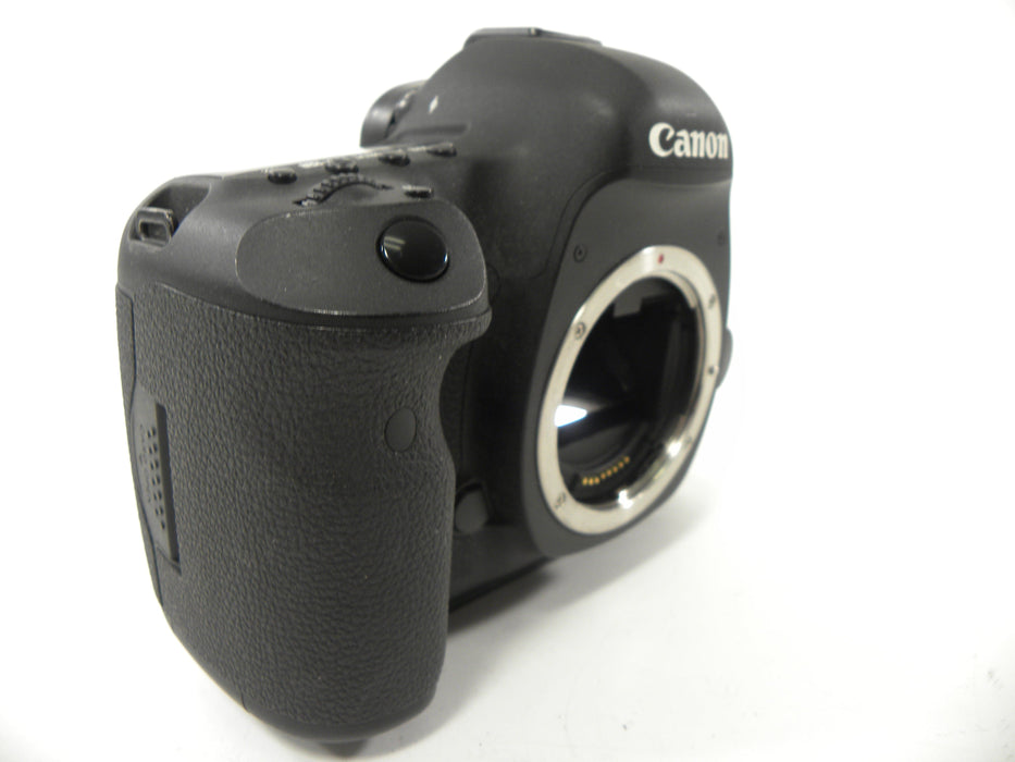 Canon EOS 5D Mark III 22.3mp Full Frame DSLR Body Only Shutter Ct. 15,414