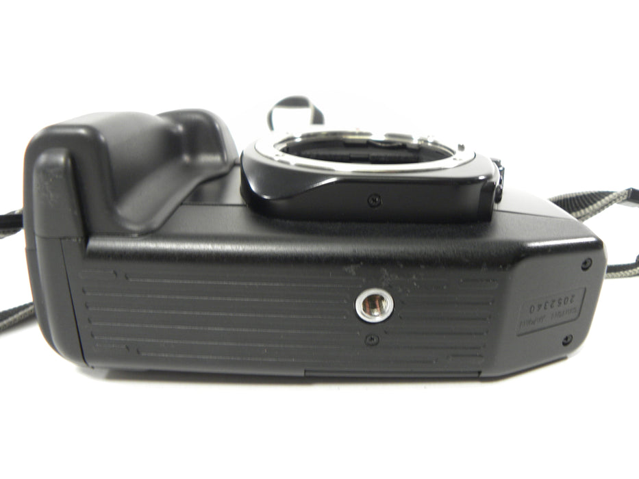 Canon EOS 650 35mm SLR Camera Body Only