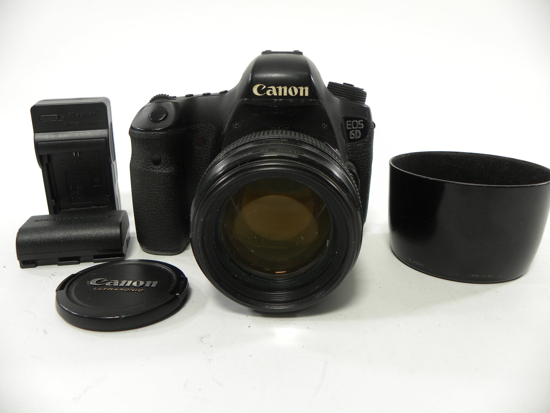 Canon EOS 6D 20.2m Digital SLR w/85mm f1.8 Shutter Ct. 156,543 AS IS No Returns!!