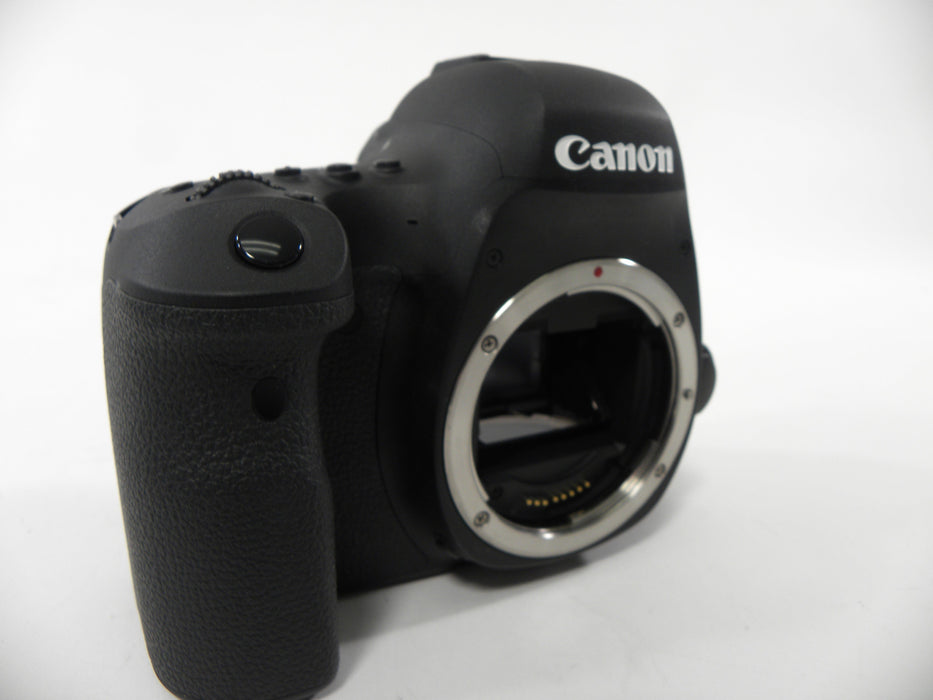 Canon EOS 6D Mark II 26.2mp Digital SLR body only Shutter Ct. 1,132