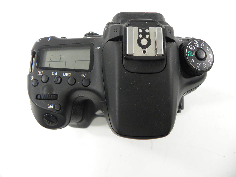 Canon EOS 70D 20.2mp Digital SLR body only w/grip S/C 3,901