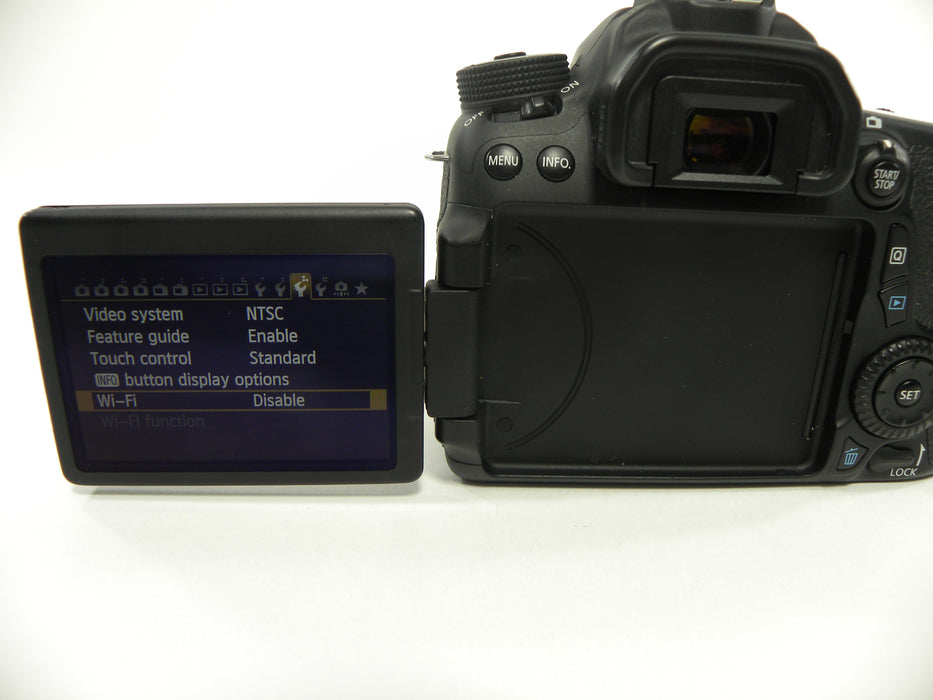 Canon EOS 70D 20.2mp Digital SLR w/EF-S 18-55 IS STM Shutter Ct. 13,227