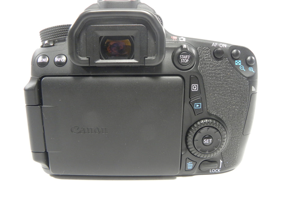 Canon EOS 70D 20.2mp Digital SLR w/EF-S 18-55 IS STM Shutter Ct. 13,227