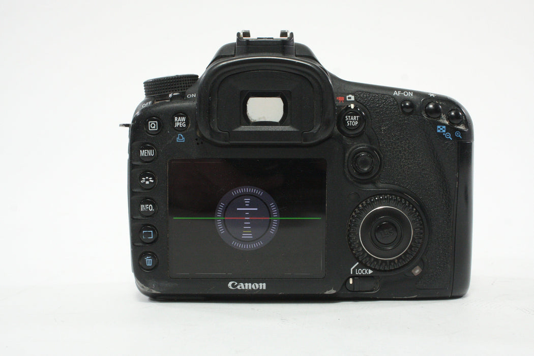 Canon EOS 7D DSLR Camera with a Shutter Count of 171,026