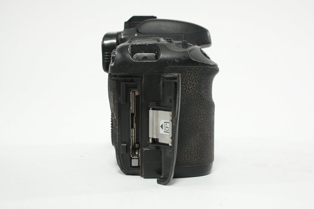 Canon EOS 7D DSLR Camera with a Shutter Count of 171,026