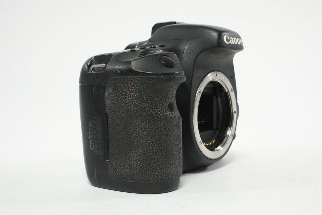 Canon EOS 7D DSLR Camera with a Shutter Count of 171,026