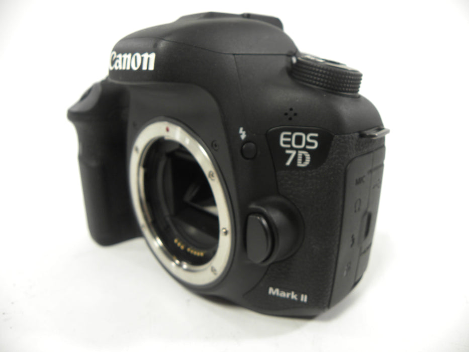 Canon EOS 7D Mark II 20.2mp Digital SLR Body Only Shutter Ct. 11,190