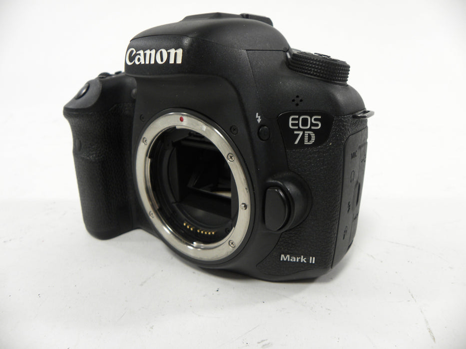 Canon EOS 7D Mark II 20.2mp Digital SLR Body Only Shutter Ct. 22,732