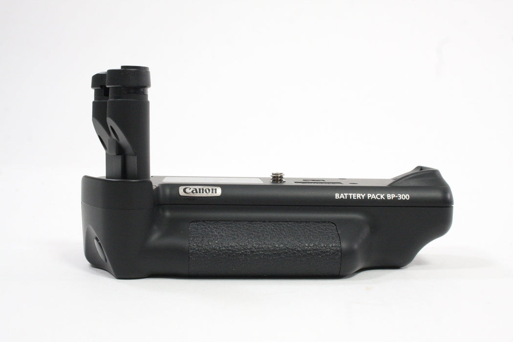 Canon EOS Elan 7E 35mm SLR Camera Body with Canon BP-300 Battery Pack