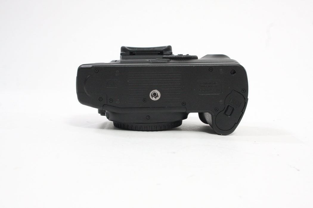 Canon EOS Elan 7E 35mm SLR Camera Body with Canon BP-300 Battery Pack