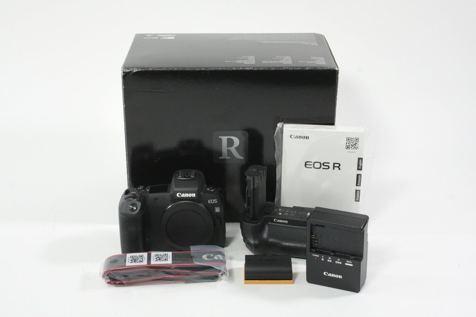 Canon EOS R w/Battery Grip BG-E22 - Shutter Count 62000 or less