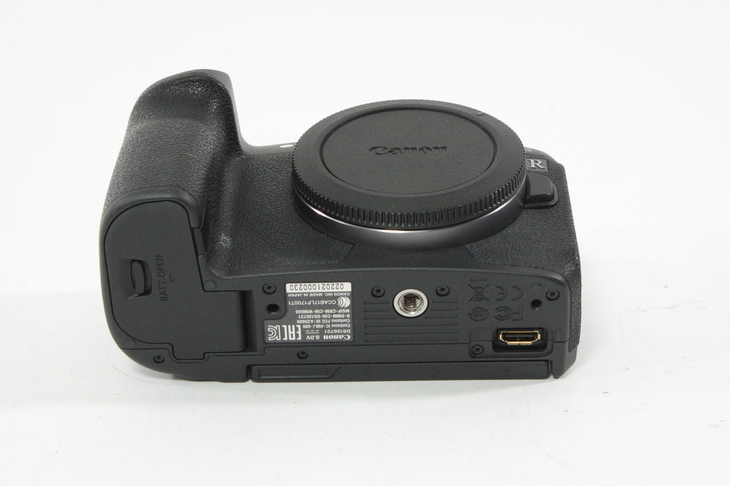 Canon EOS R w/Battery Grip BG-E22 - Shutter Count 62000 or less