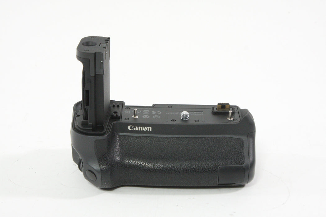 Canon EOS R w/Battery Grip BG-E22 - Shutter Count 62000 or less