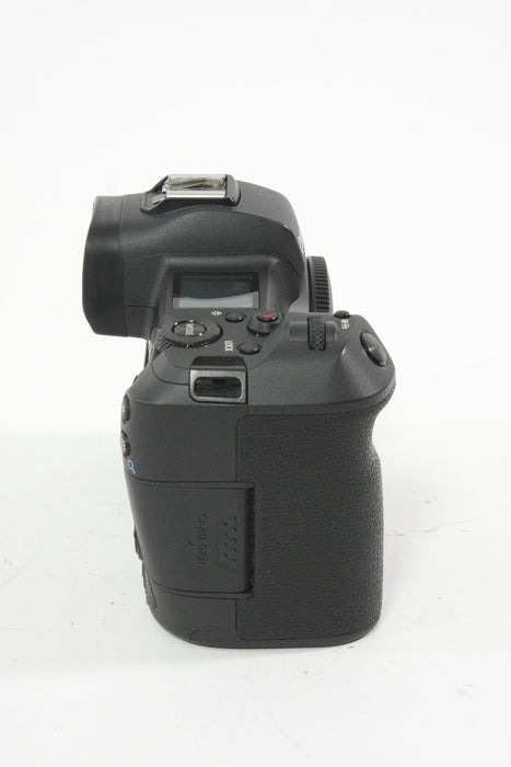 Canon EOS R w/Battery Grip BG-E22 - Shutter Count 62000 or less