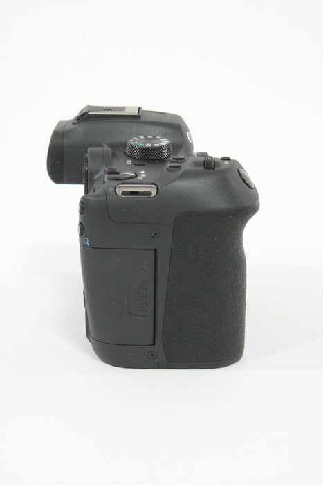 Canon EOS R7 Body Only  - Shutter count less than 1000