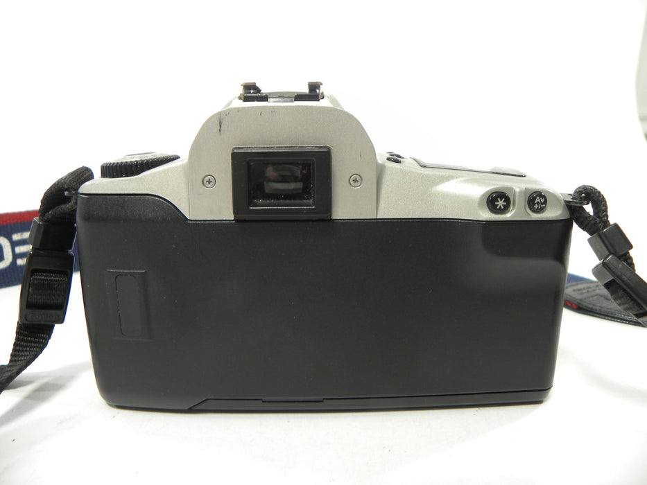 Canon EOS Rebel 2000 35mm SLR w/EF 28-80mm f3.5-5.6 II
