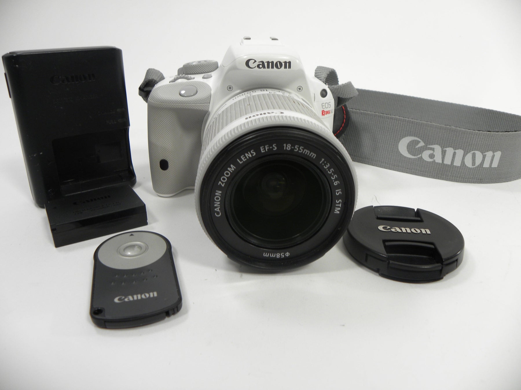 Canon EOS Rebel SL1 (White) w/EF-S 18-55mm f3.5-5.6 IS STM