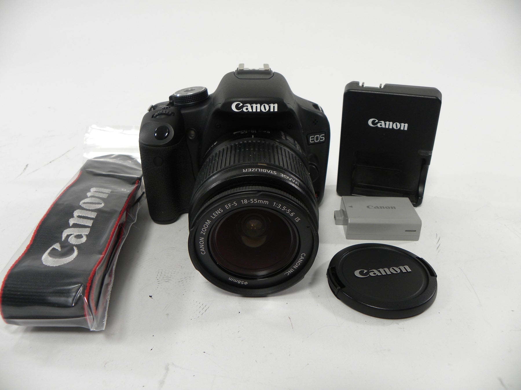 Canon EOS Rebel T1i 15.1mp Digital SLR w/EF-S 18-55 IS  Shutter Ct. 1,132
