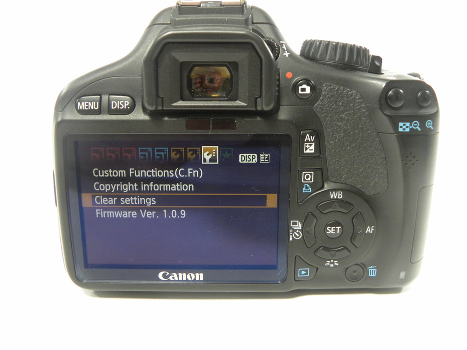 Canon EOS Rebel T2i 18mp Digital SLR w/EF-S 18-55 IS II  shutter ct. 12,253