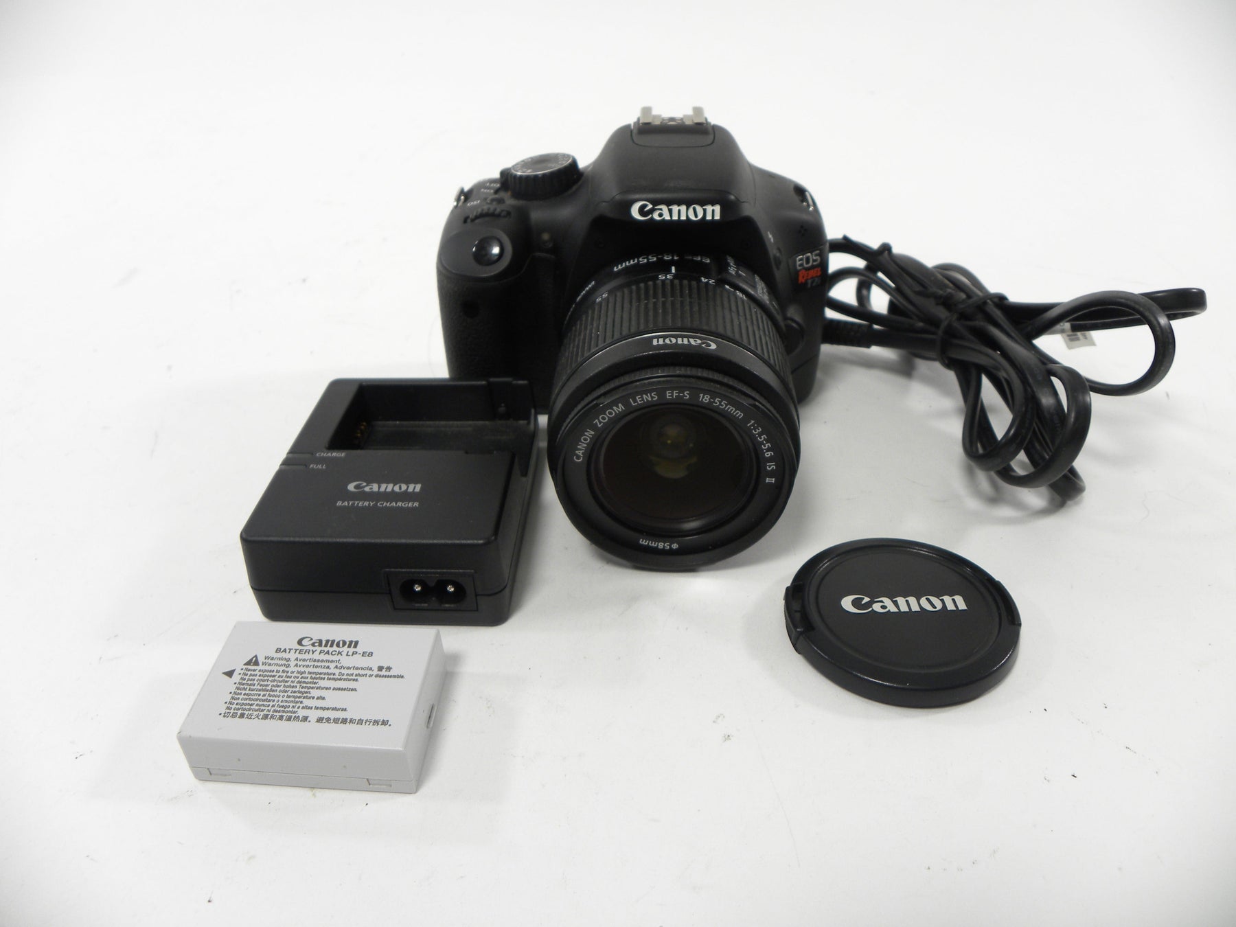Canon EOS Rebel T2i 18mp Digital SLR w/EF-S 18-55 IS II shutter ct. 2,927