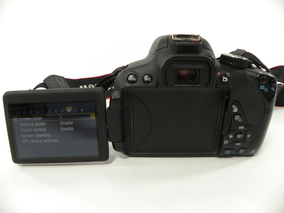 Canon EOS Rebel T4i 18.0mp Digital SLR Body Only Shutter Ct. 15,104