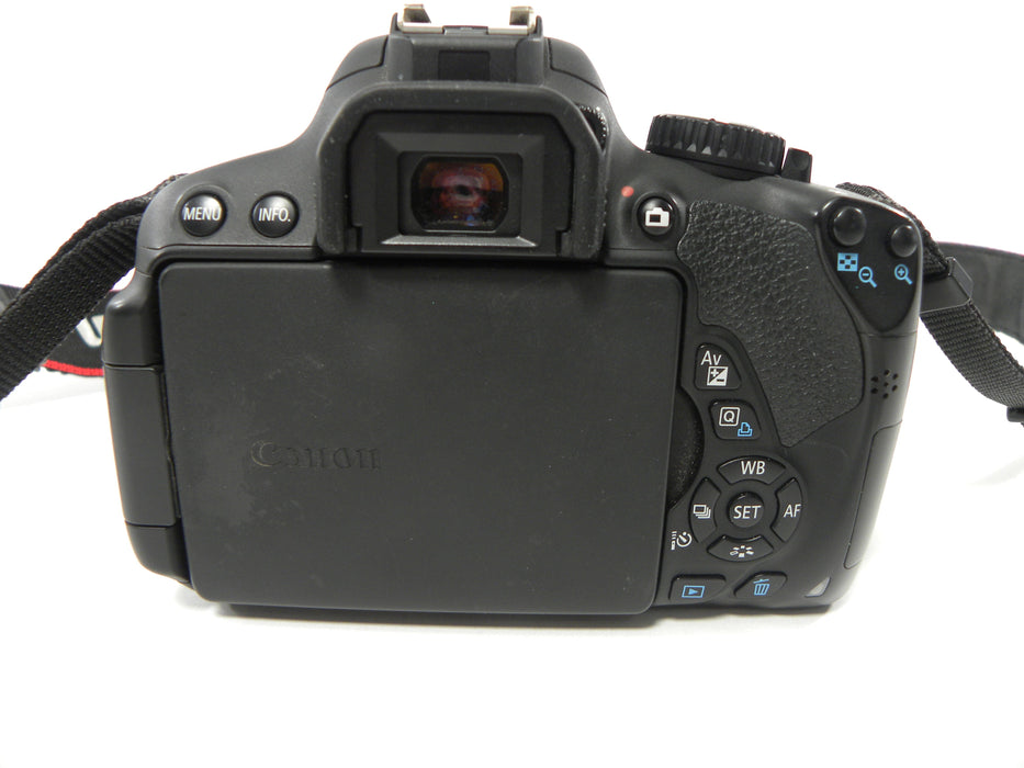 Canon EOS Rebel T4i 18.0mp Digital SLR Body Only Shutter Ct. 15,104