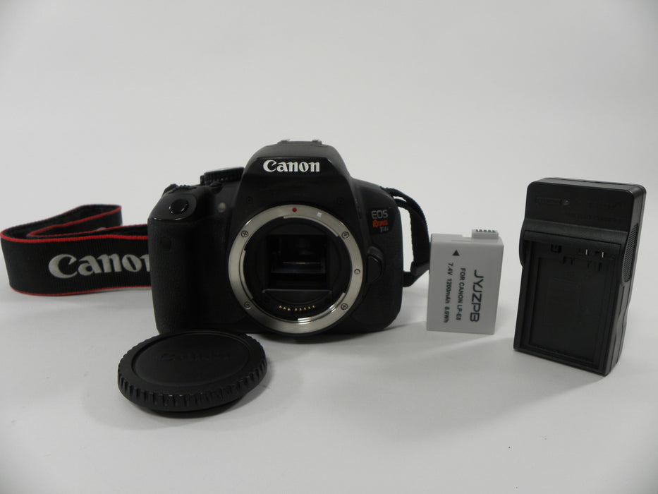 Canon EOS Rebel T4i 18.0mp Digital SLR Body Only Shutter Ct. 15,104