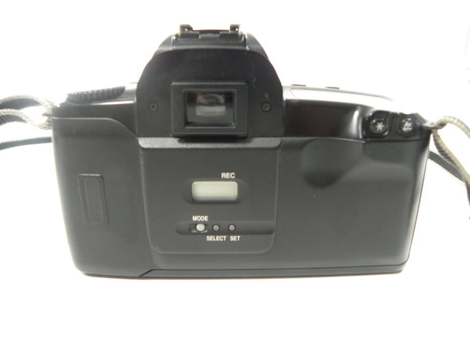 Canon EOS Rebel XS 35mm SLR w/Promaster 28-820mm f3.5-5.6