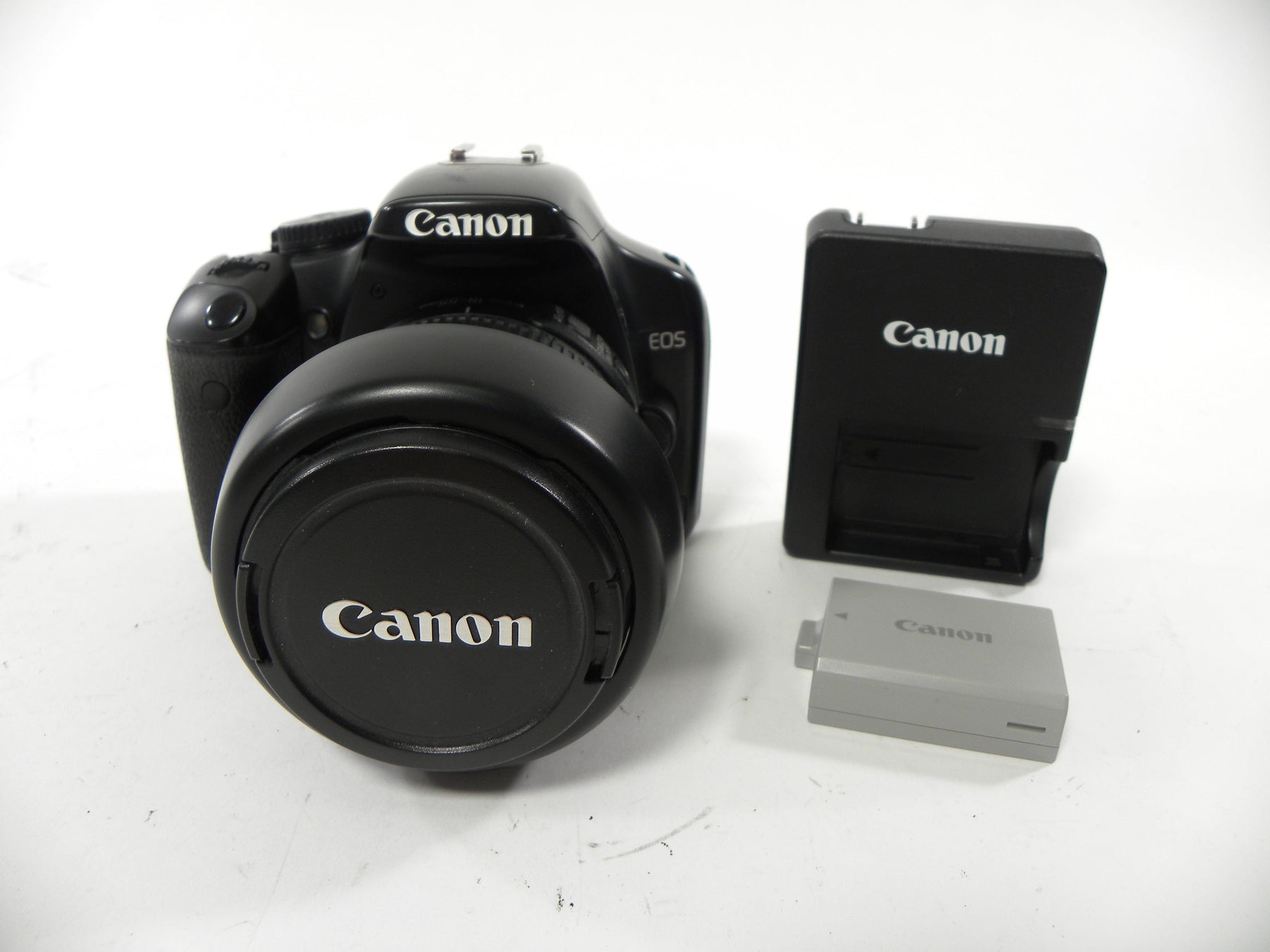 Canon EOS Rebel XSi 12.2mp Digital SLR w/EF-S 18-55 IS shutter Ct. 8,172