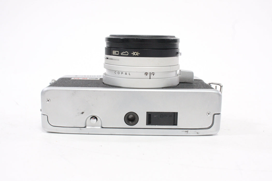 Canon G-III QL 35mm Camera with 40mm f/1.7 Lens