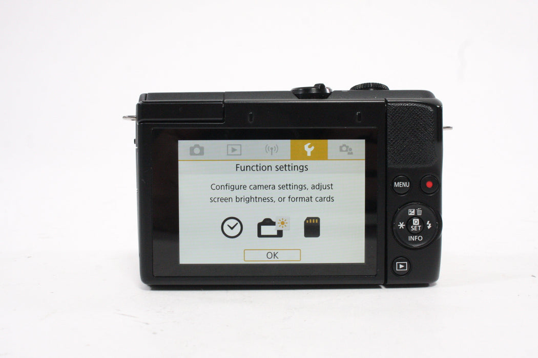 Canon M200 Mirrorless Camera with 15-45mm f/3.5-6.3 IS STM Lens