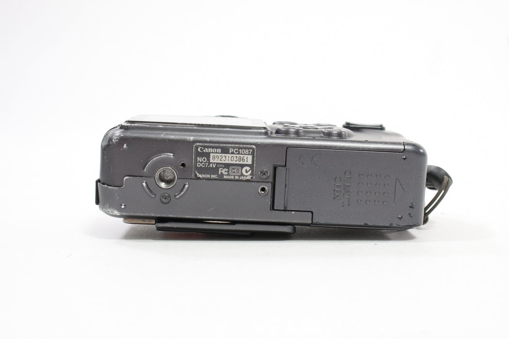 Canon PowerShot S70 Digital Point-and-Shoot Camera 15x Zoom 7.1mp