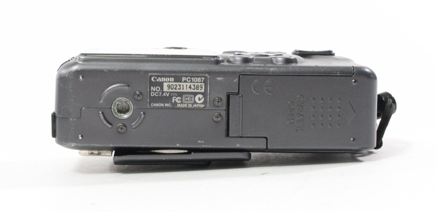 Canon PowerShot S70 Digital Point-and-Shoot Camera 3.5x Zoom 7.1mp