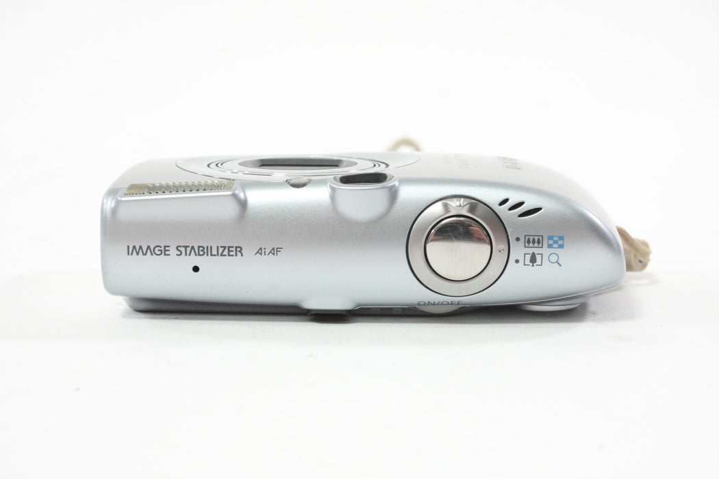 Canon PowerShot SD890 IS Digital Point-and-Shoot 5x Zoom 10.0mp