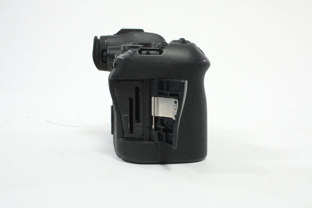 Canon R6 Mirrorless Camera Body with a Shutter Count of less than 18,000 (6% Shutter Life)