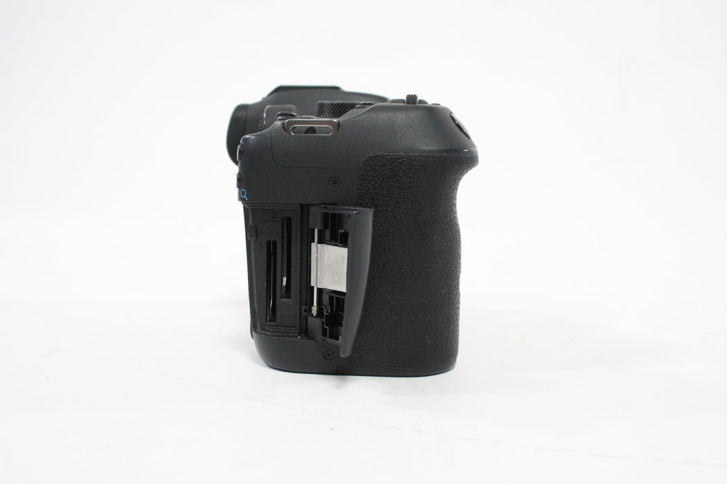Canon R7 Mirrorless Digital Camera Body Shutter Count 9,000