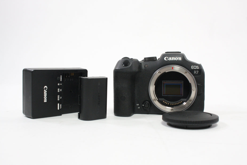 Canon R7 Mirrorless Digital Camera Body Shutter Count 9,000