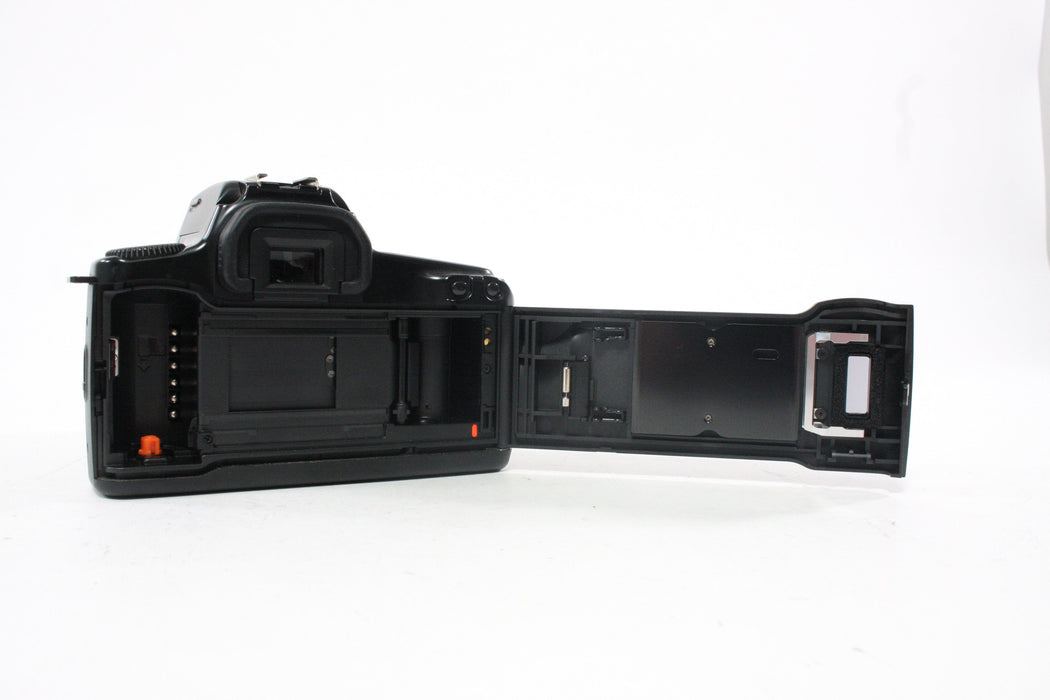 Canon Rebel S II 35mm SLR Camera with 35-105 f/4.5-5.6 Lens