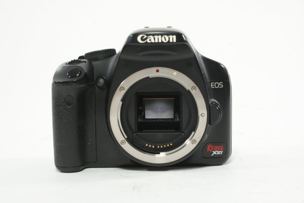 Canon Rebel XSi DSLR Camera with 18-55mm f/3.5-5.6 IS EF-S Lens Shutter Count 18,504