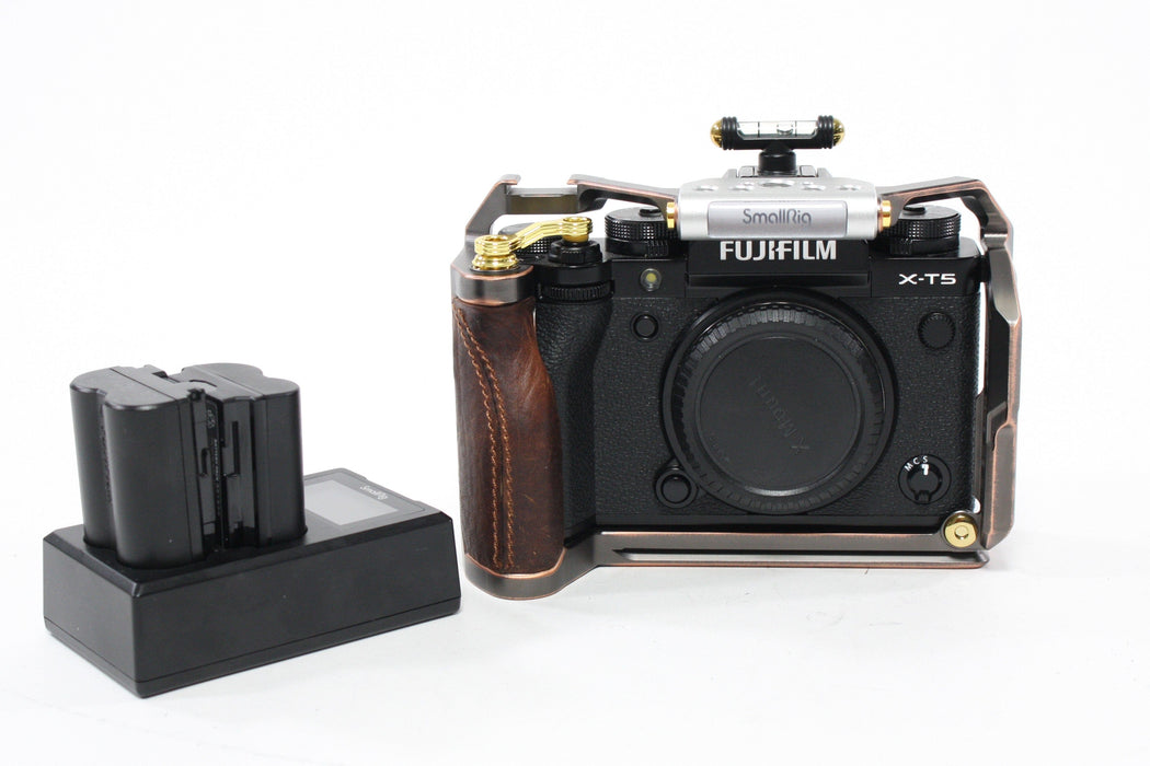 Fuji X-T5 Digital Mirrorless Camera Body with Cage  Shutter Count 941