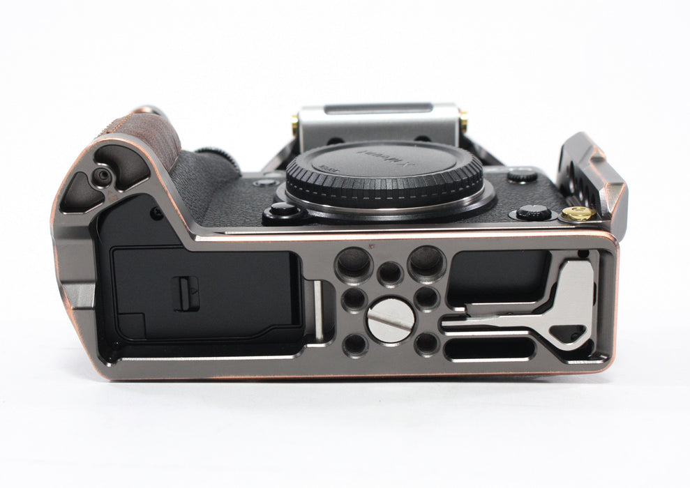 Fuji X-T5 Digital Mirrorless Camera Body with Cage  Shutter Count 941