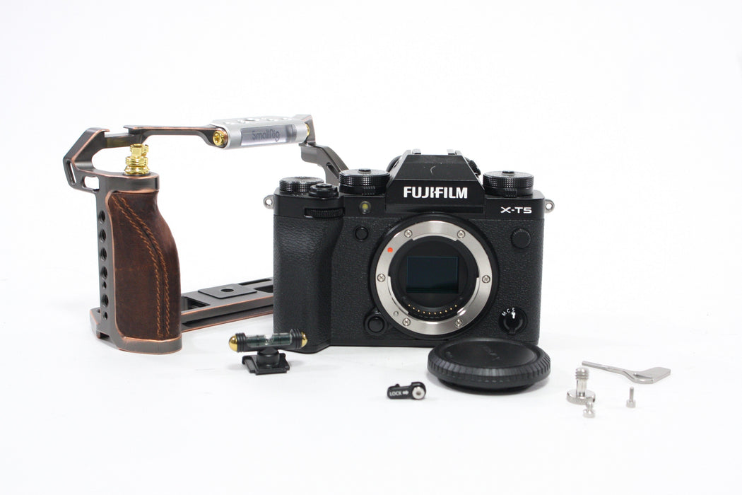 Fuji X-T5 Digital Mirrorless Camera Body with Cage  Shutter Count 941