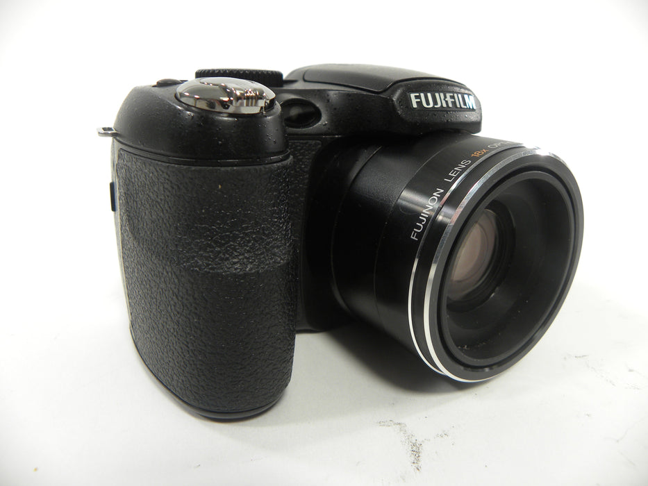 Fujifilm Finepix S1800 12.2mp Digital Camera