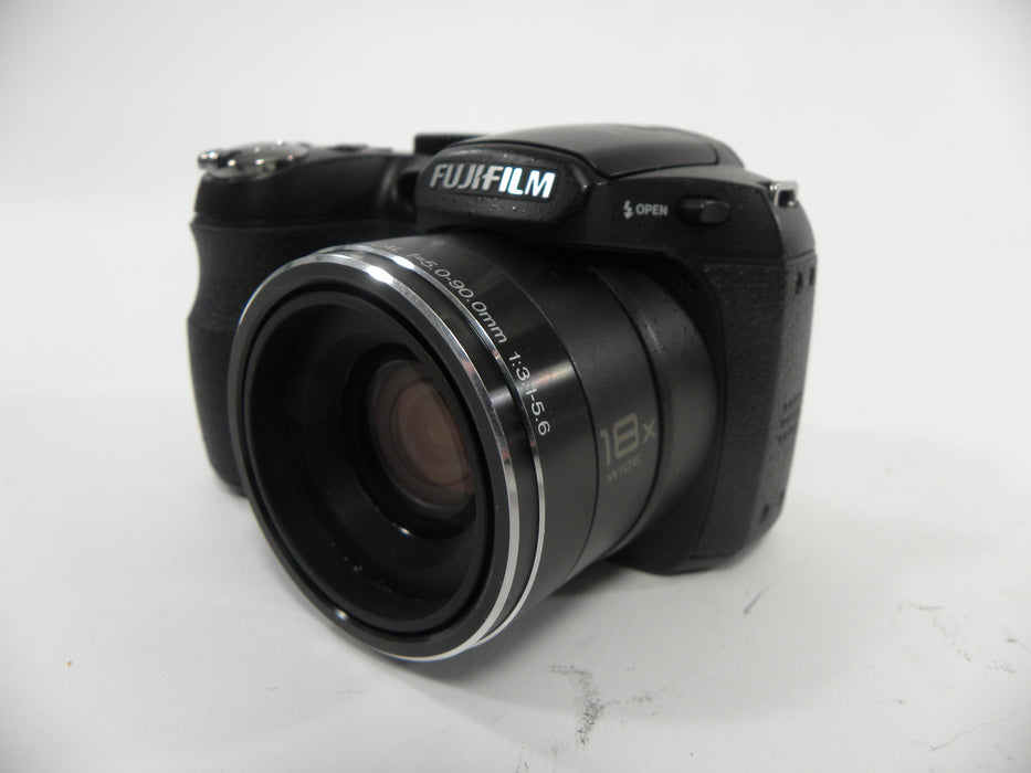 Fujifilm Finepix S1800 12.2mp Digital Camera
