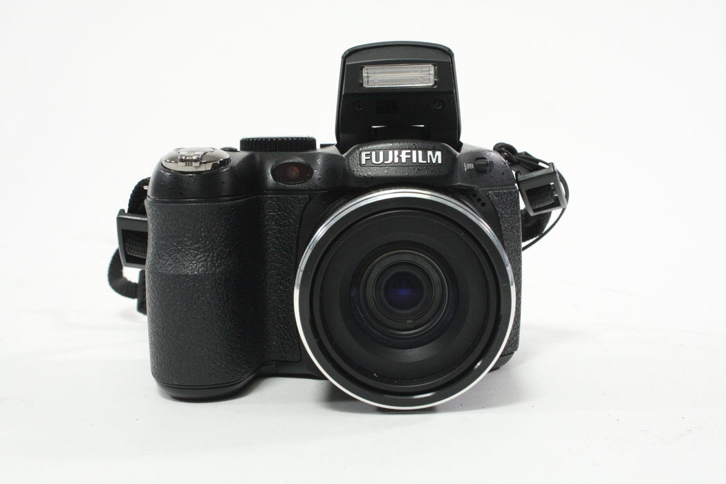 Fujifilm FinePix S1800  Digital Camera 18x Zoom 12.2mp