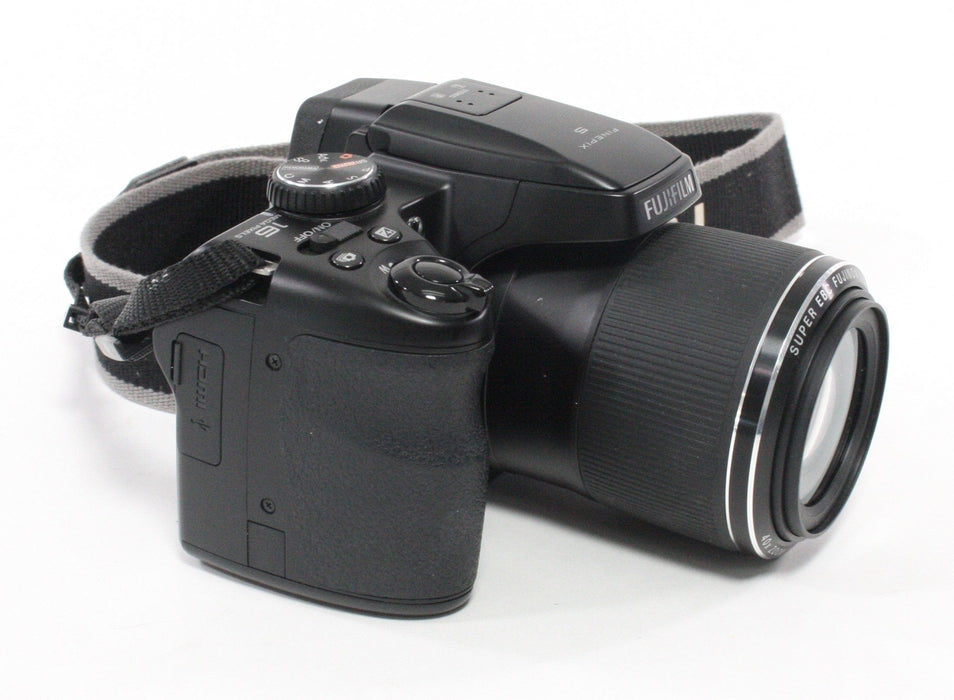 Fujifilm FinePix S8200 Digital Camera (incl case)