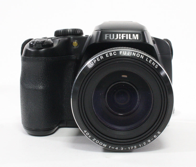 Fujifilm FinePix S8200 Digital Camera (incl case)