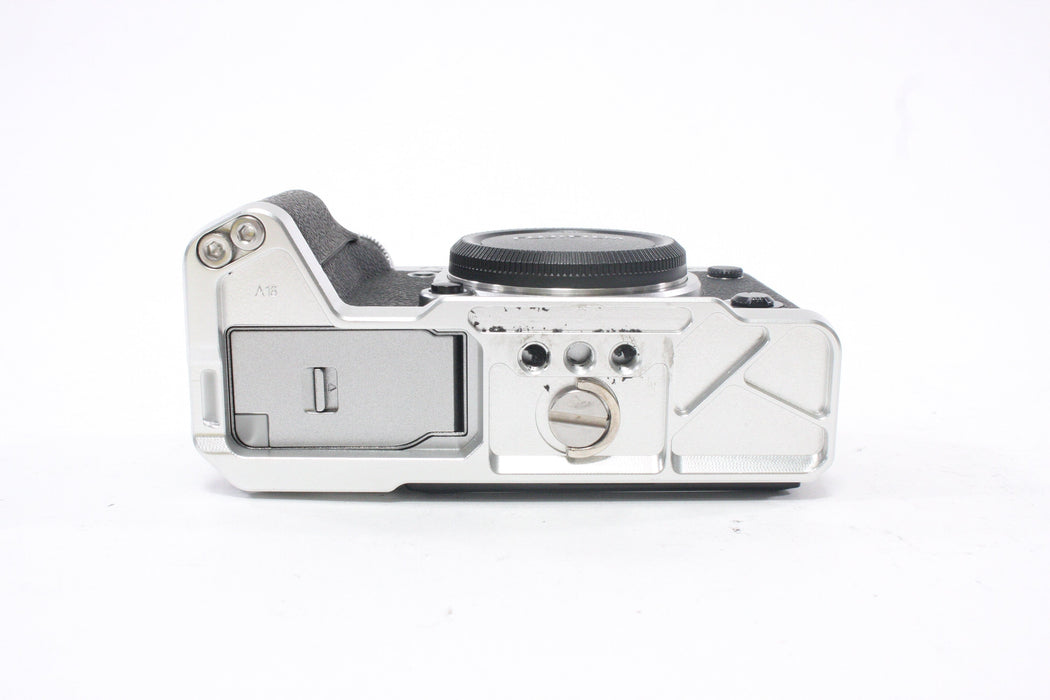 Fujifilm X-T5 Mirrorless Digital Camera Body with Shutter Count of 1,179